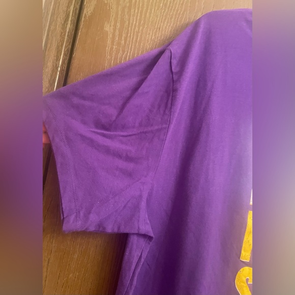 Mardi Gras Brand Purple with “Mardi Like A Rock Star “ Women Shortsleeve 2X - Picture 4 of 6